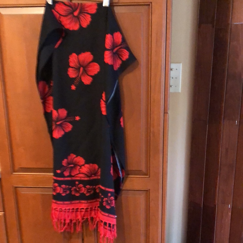 Unity Trading Hawaiian Short Sarong
